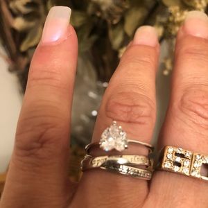 Breathtakingly beautiful 2.5 carat Sterling silve